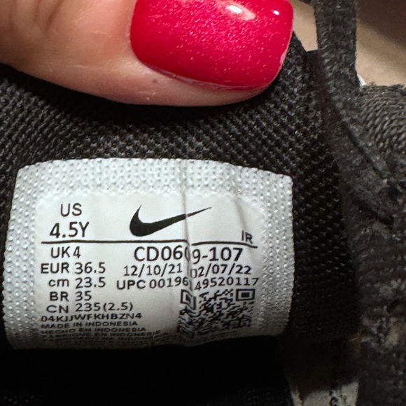 Nike Air Max Plus GS in the White/Game Royal/Black/Bright Crimson - Picture 7 of 7